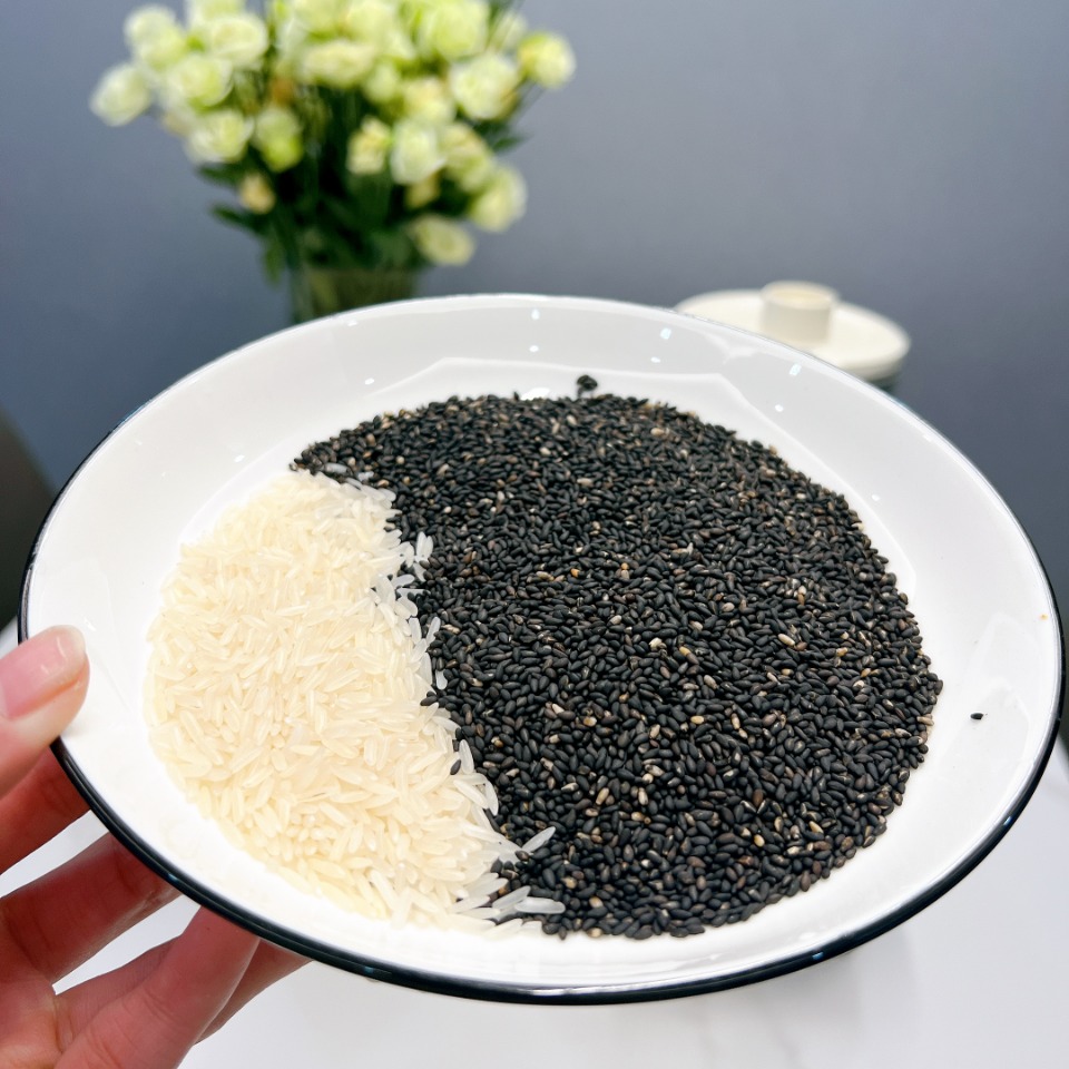 🛒MODONG摩动彩屏柔声破壁机
🔅600w强劲功率，细腻破壁，丝滑0渣感
🔅高清彩屏显示，激发料理灵感💡
🔅1400ml大容量，满足一家人的胃口✔️
🔅升级不粘底盘，防糊底易清洁🧽