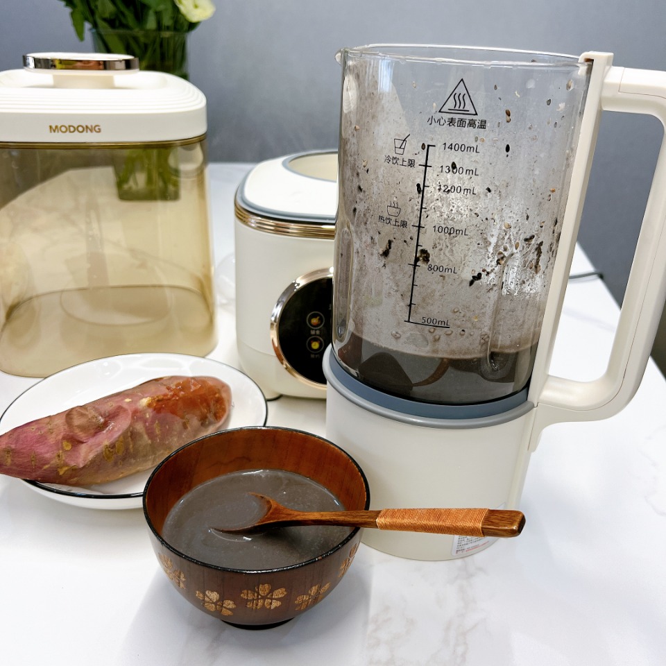 🛒MODONG摩动彩屏柔声破壁机
🔅600w强劲功率，细腻破壁，丝滑0渣感
🔅高清彩屏显示，激发料理灵感💡
🔅1400ml大容量，满足一家人的胃口✔️
🔅升级不粘底盘，防糊底易清洁🧽