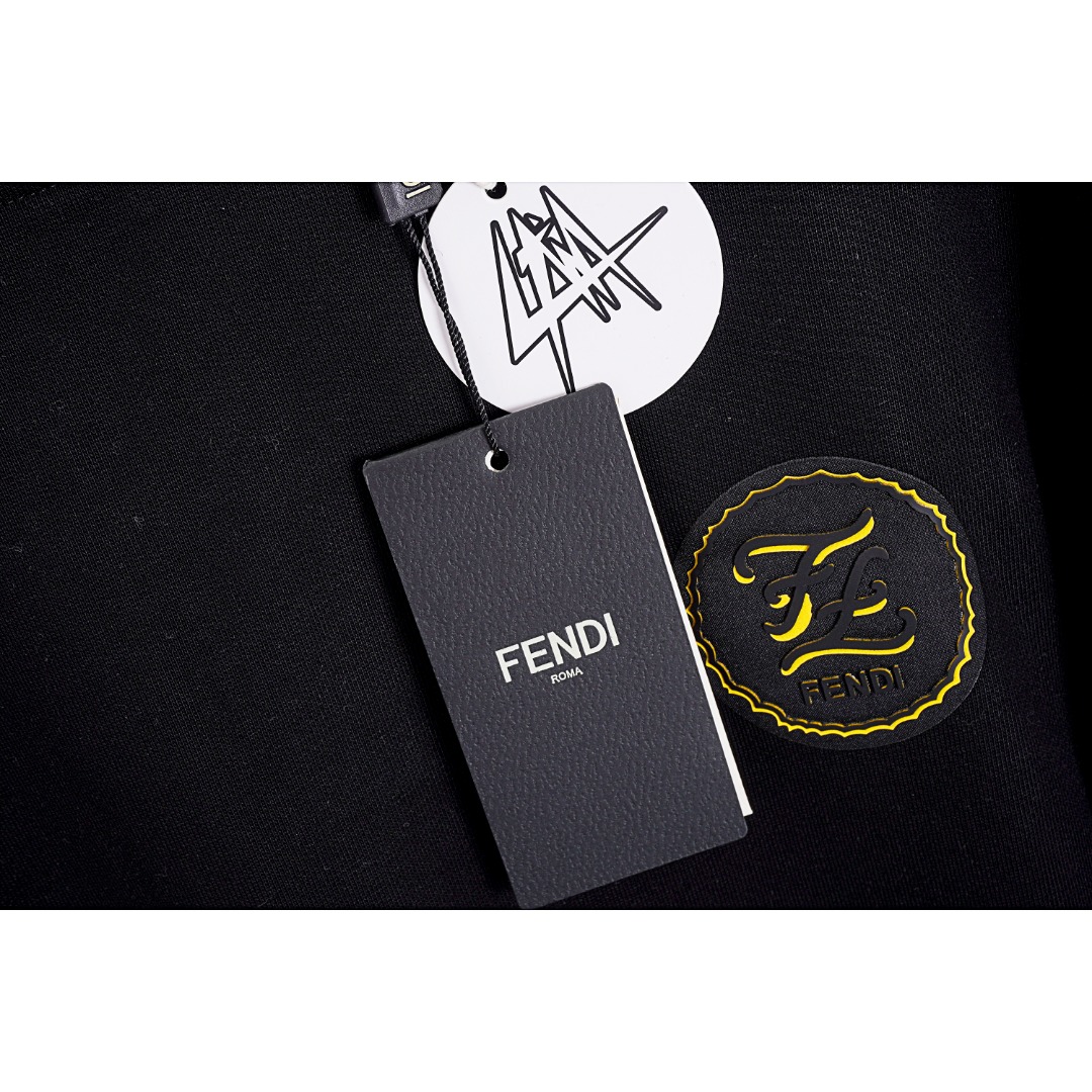 Fendi/芬迪 20Fw 手臂拼接眼睛小怪兽圆领卫衣