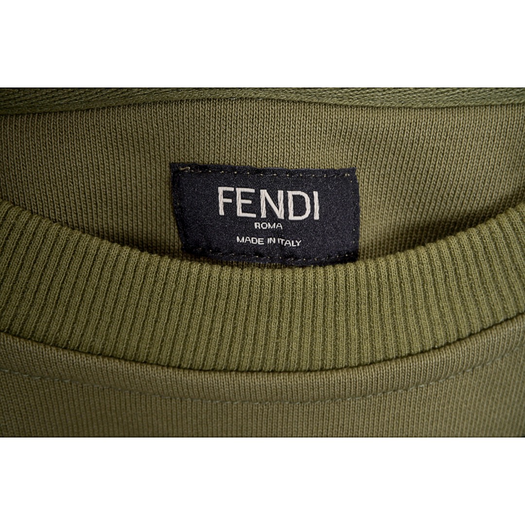 260 Fendi/芬迪 20Fw 手臂拼接眼睛小怪兽圆领卫衣