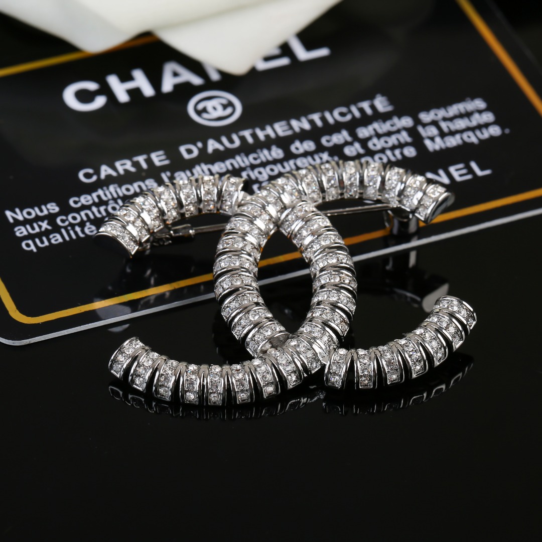 Chanel 1:1
 Jewelry Brooch Top Quality
 Yellow Brass Fall/Winter Collection