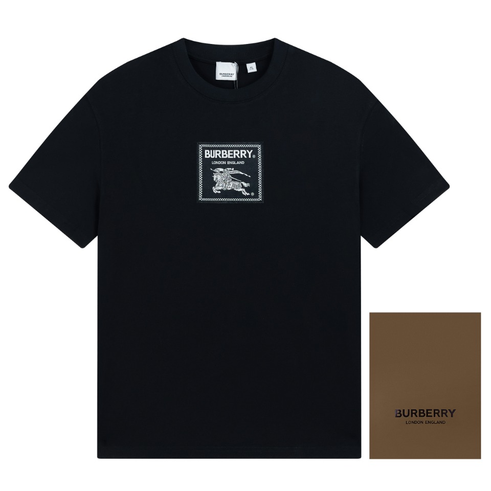 NO:128495,[New model is on the shelves] BU*BE*R*RY new letter printed T-shirt, fashion trend, pure cotton double yarn, soft and delicate skin-friendly, soft and comfortable. Three-standard, real-life shooting. 18395 Color black/white Size XSSML,,tees, t-shirt,alexander wang19860909【新款上架】BU*BE*R*RY新款字母印花T恤,时尚潮流,纯棉双纱,柔软细腻亲肤,柔软舒适.三标齐,实物拍摄. 18395 颜色黑/白 尺码XSSML,,tees，t-shirt,alexander wang,Men's clothing