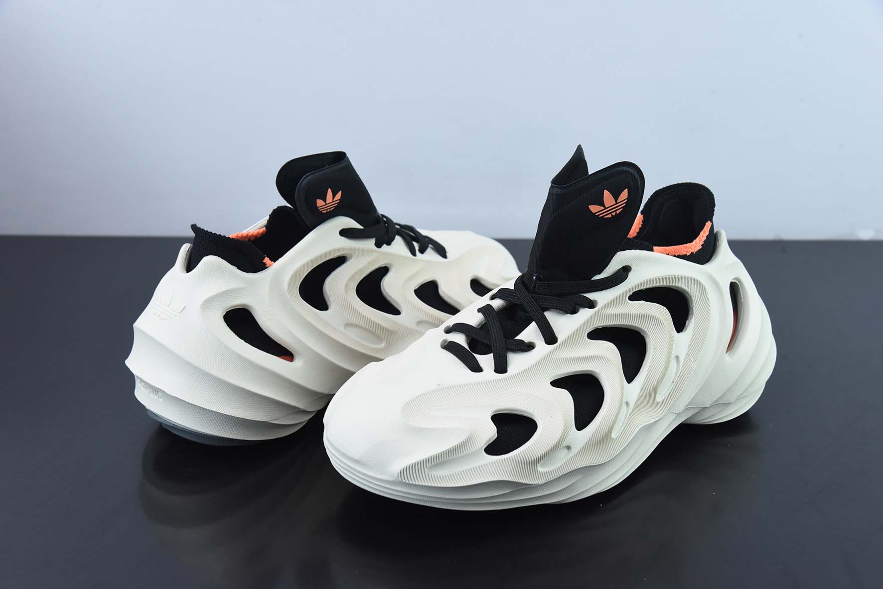 Adidas AdiFOM Q 镂空白黑 阿迪全新系列秋冬季洞洞鞋HP6582818