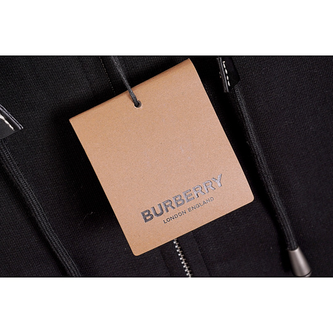 300 Burberry/巴宝莉 22FW 格子拼接拉链连帽外套