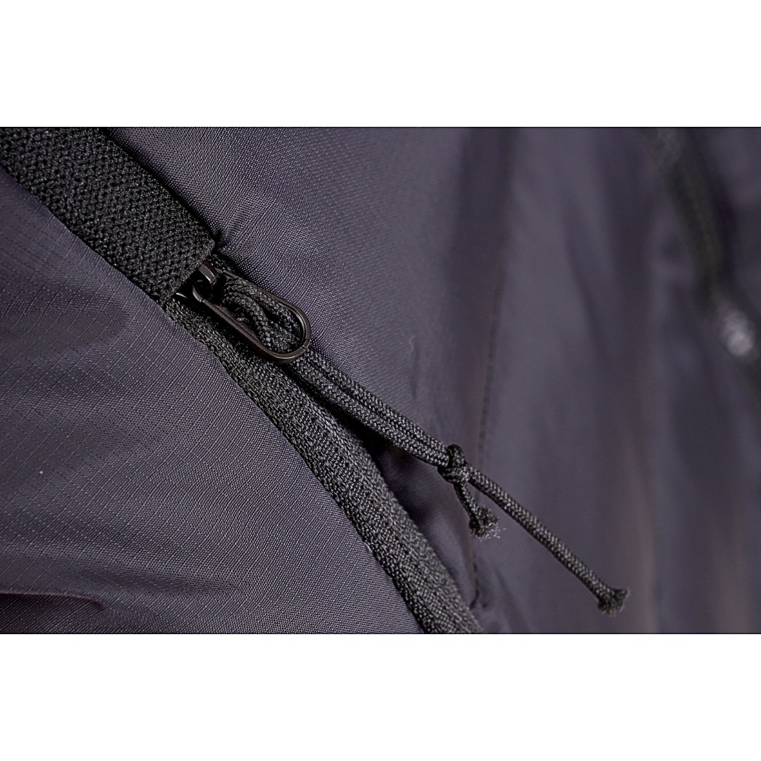 500 ARC'TERYX/始祖鸟 黑金刺绣Logo羽绒服