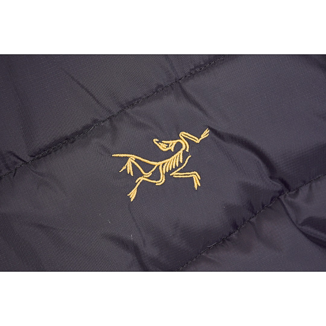 500 ARC'TERYX/始祖鸟 黑金刺绣Logo羽绒服