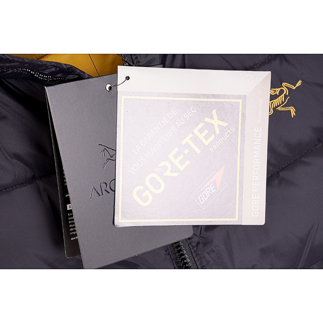 500 ARC'TERYX/始祖鸟 黑金刺绣Logo羽绒服