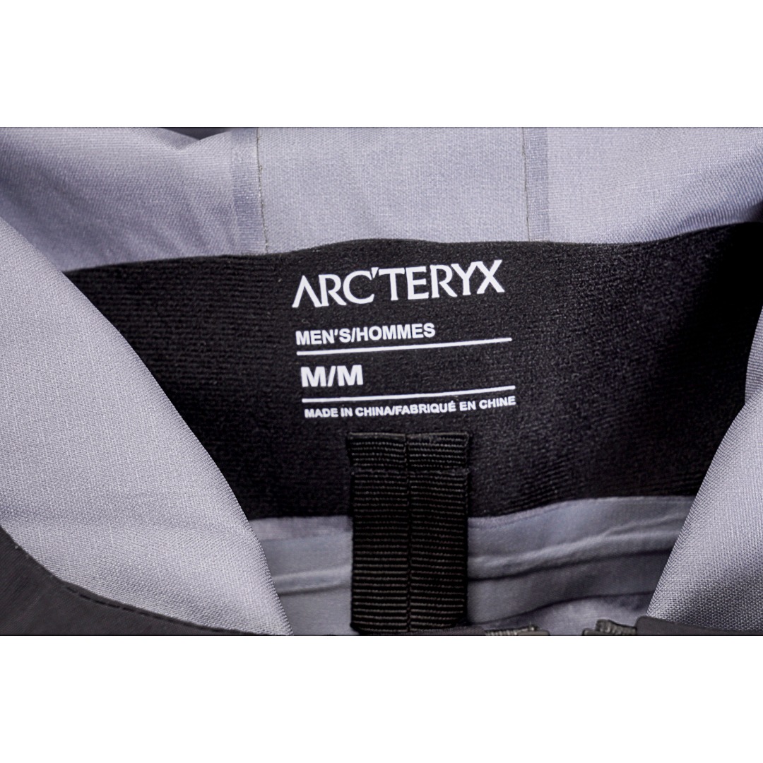 450 ARC'TERYX/始祖鸟 第六代金色刺绣硬壳冲锋衣