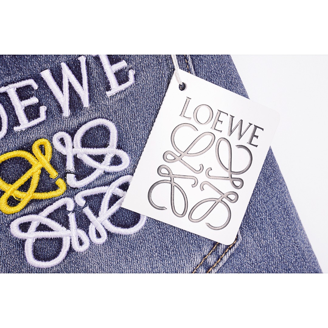 260 LOEWE/罗意威 背后刺绣LOGO牛仔裤