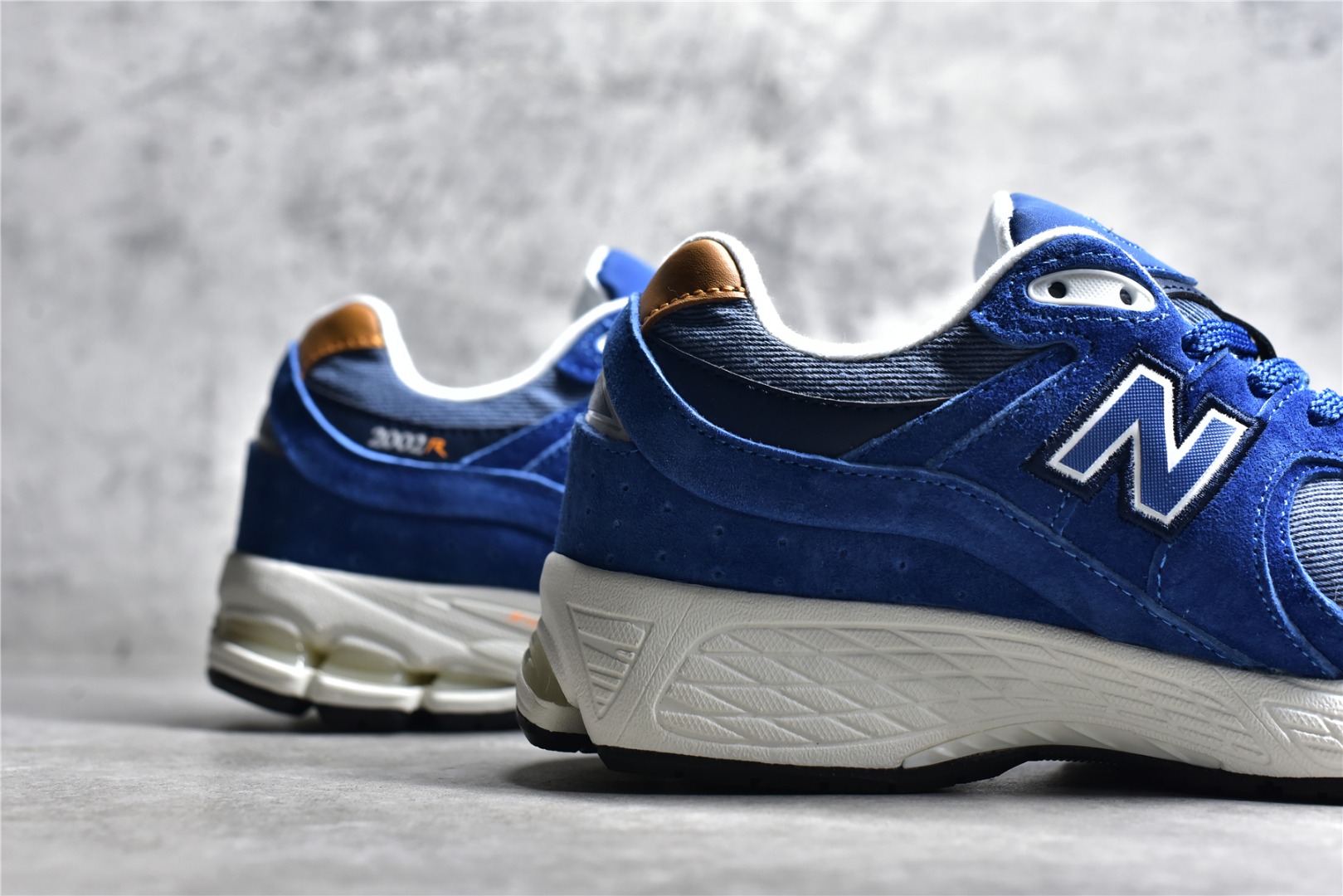 公司级别NewBalance2002