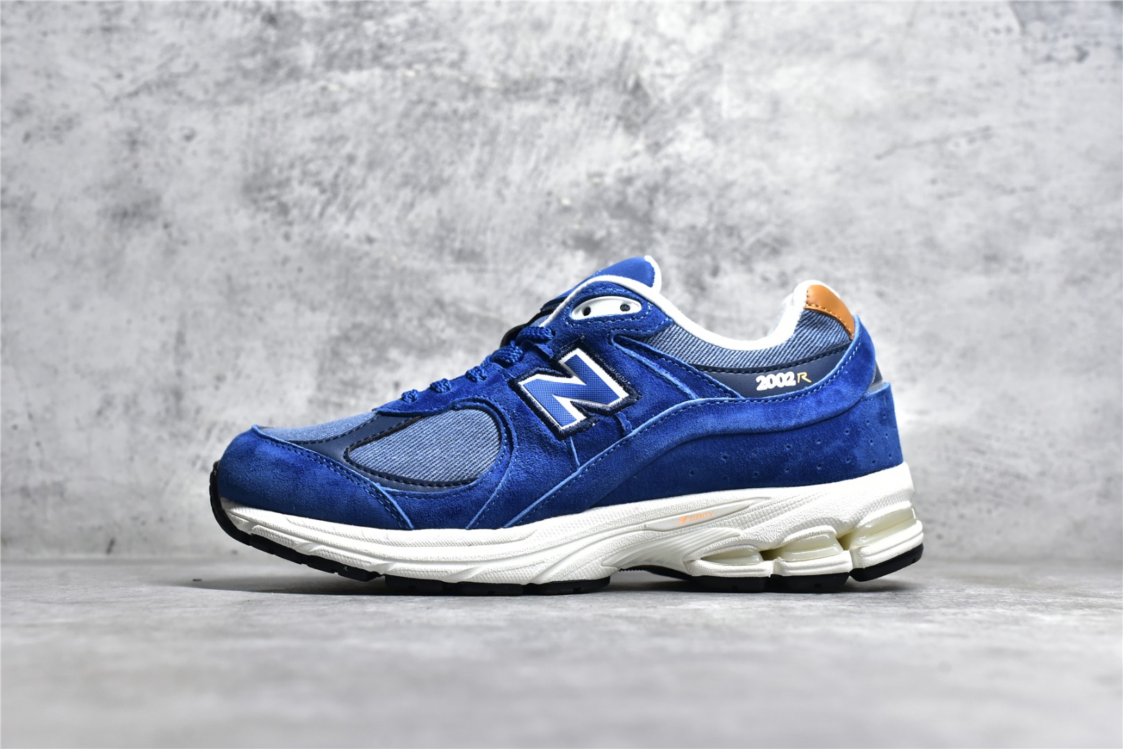 公司级别NewBalance2002