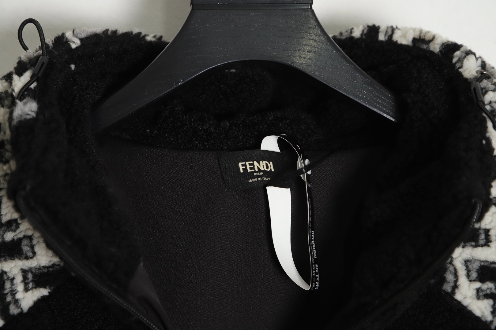 FENDI/芬迪 侧边字母印花泰迪连帽外套