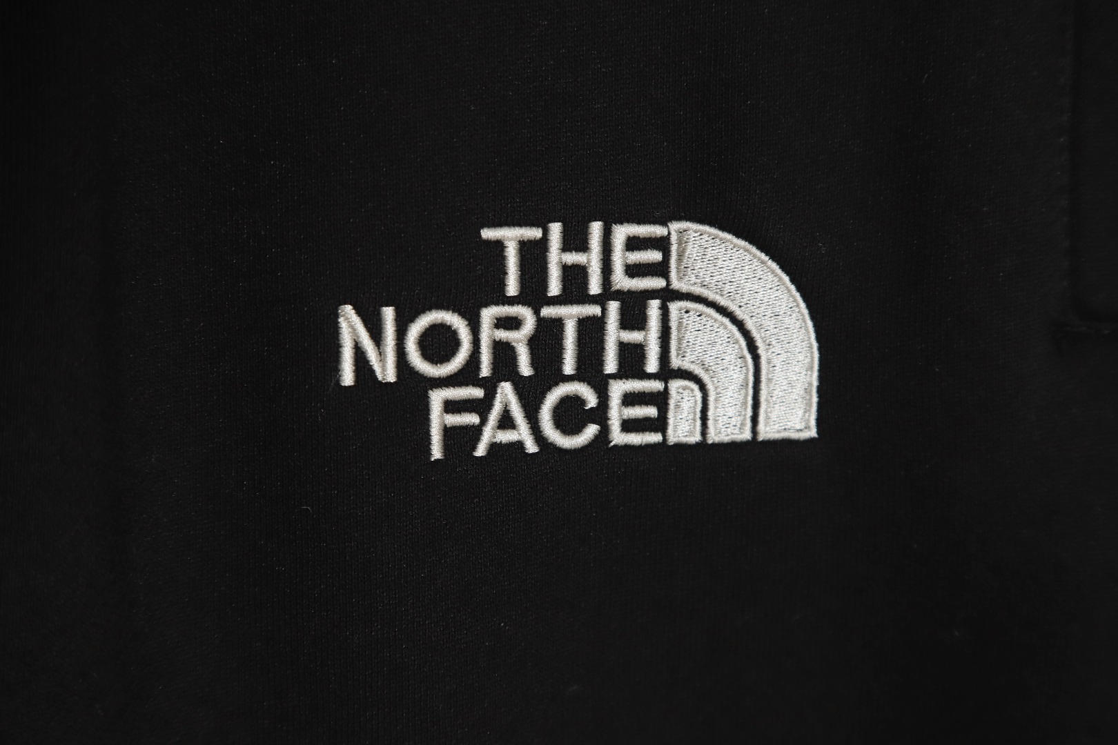 The North Face x KAWS 联名系列 FW22 Logo印花束脚休闲裤