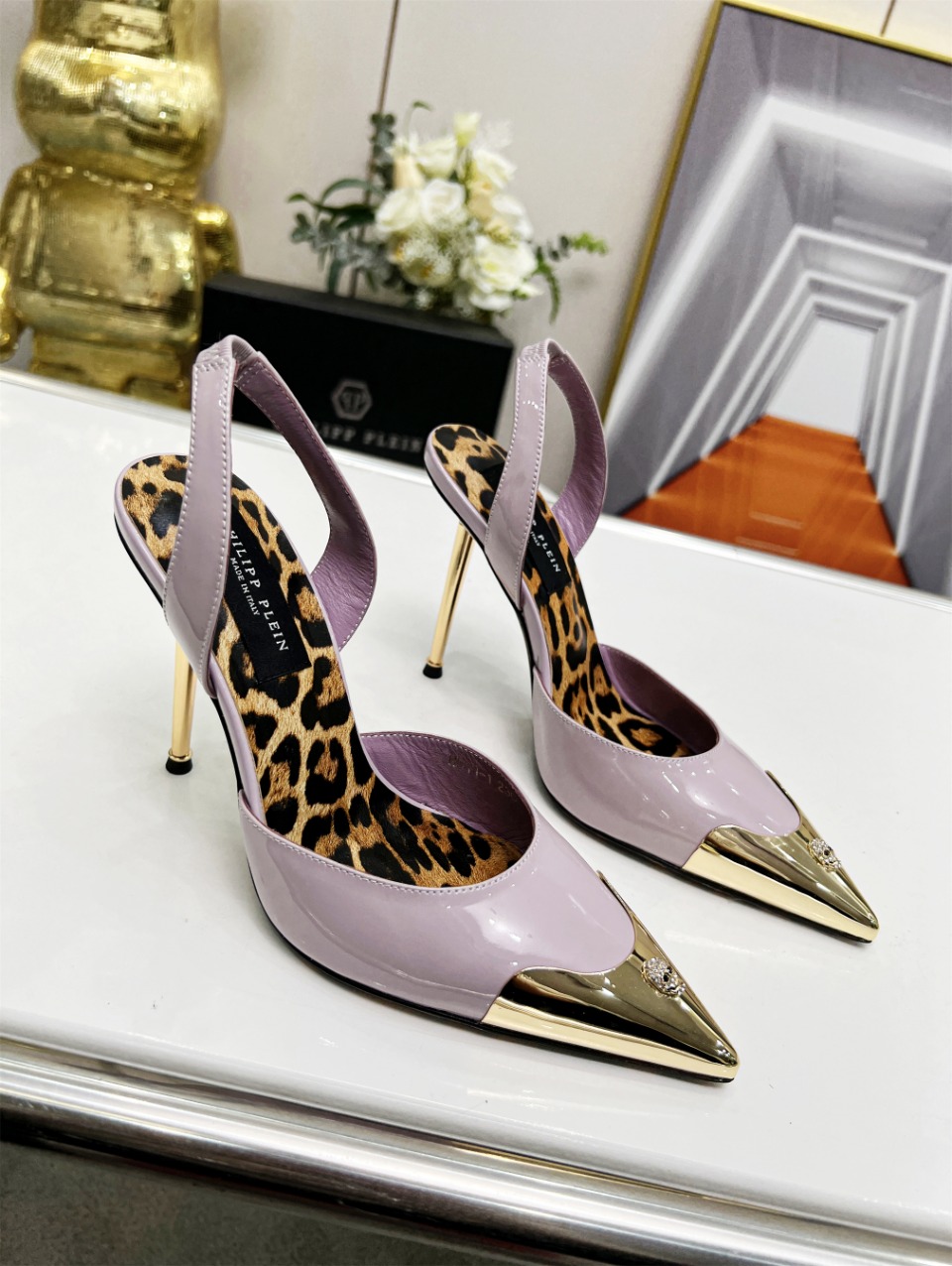 “Phillip Plein FW2023 Collection: High-Quality German Shoes with Diamond Details” - 图片 3