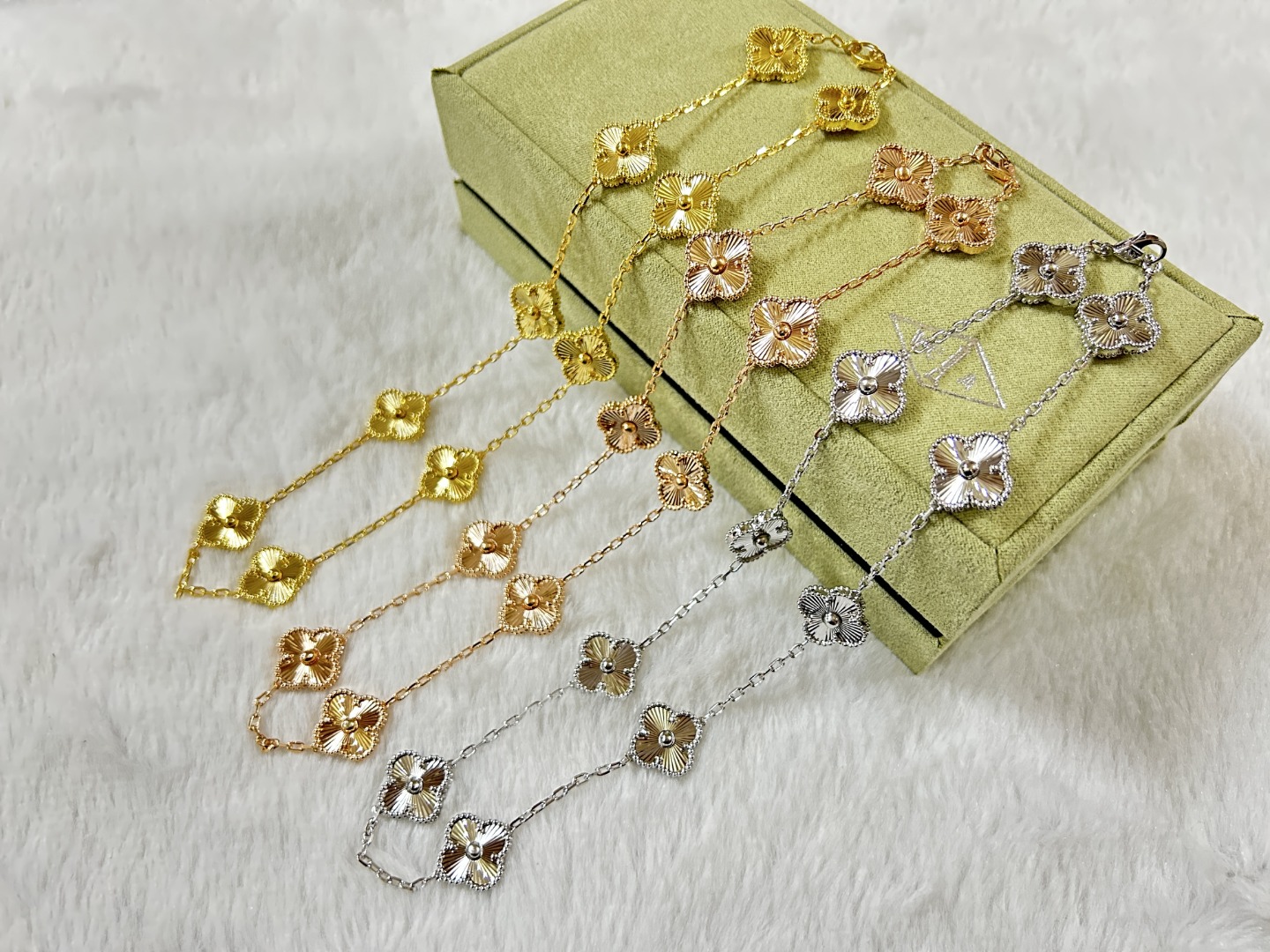 NO:768327,Van Cleef & Arpels ten-flower laser necklace white gold rose gold yellow gold, jewelry boutique, van cleef, necklace, gold19860909梵克雅宝 十花镭射项链 白金色 玫瑰金色 黄金色,饰品精品,van cleef,necklace,gold,Jewelry