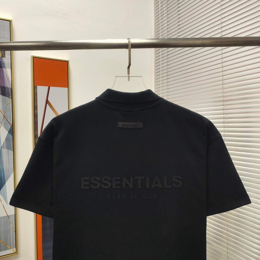 99💰【青黑色】顶级版本FEAR OF GOD FOG ESSENTIALS后背硅胶字母POLO衫纯棉宽松透气OS版型
后背硅胶采用顶级铭牌,字母采取凸起工艺,保证原版一致。
后背硅胶均采用环保硅胶材质,均采用解析化验,无异味。压胶工艺保证了印花的牢固程度,保证机洗暴晒毫无压力,绝对不会脱胶。可以完全放心。领口做了暗胶处理,可以有效保证领口立起。
行走在更多的场合,无论是运动还是商务,休闲还是正式,都可以完美的融合在当下的穿搭。纯棉的面料吸汗又柔软,非常适合春夏秋三个季节的穿着百搭又好看的一件潮人单品,入手不亏!
颜色;青黑色
尺码;S-XL