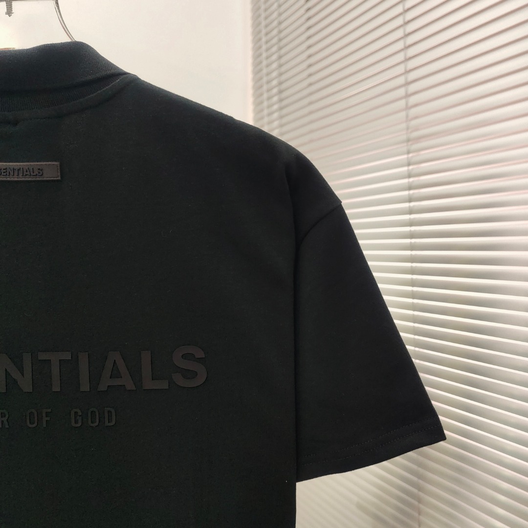 99💰【青黑色】顶级版本FEAR OF GOD FOG ESSENTIALS后背硅胶字母POLO衫纯棉宽松透气OS版型
后背硅胶采用顶级铭牌,字母采取凸起工艺,保证原版一致。
后背硅胶均采用环保硅胶材质,均采用解析化验,无异味。压胶工艺保证了印花的牢固程度,保证机洗暴晒毫无压力,绝对不会脱胶。可以完全放心。领口做了暗胶处理,可以有效保证领口立起。
行走在更多的场合,无论是运动还是商务,休闲还是正式,都可以完美的融合在当下的穿搭。纯棉的面料吸汗又柔软,非常适合春夏秋三个季节的穿着百搭又好看的一件潮人单品,入手不亏!
颜色;青黑色
尺码;S-XL