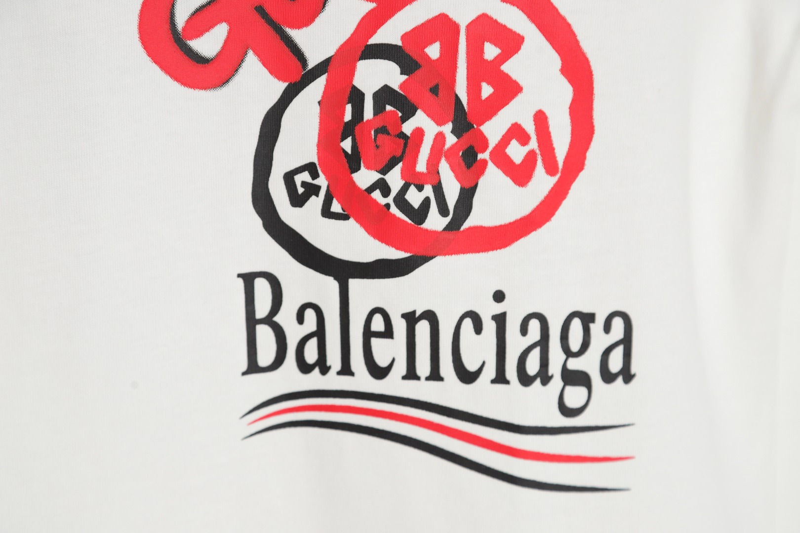 BalenciagaGucci 巴黎世家古驰联名红白涂鸦可乐印花