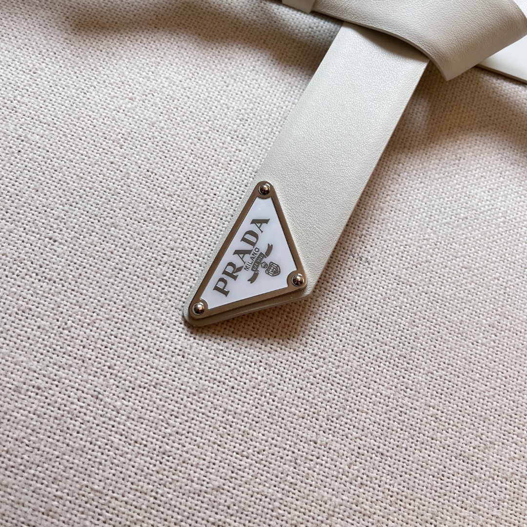 Prada Women's White Leather Belt with Enamel Triangle Logo, 3.4cm 4 o 1gq8uml2m18nnuj1np712vu1c9lpe