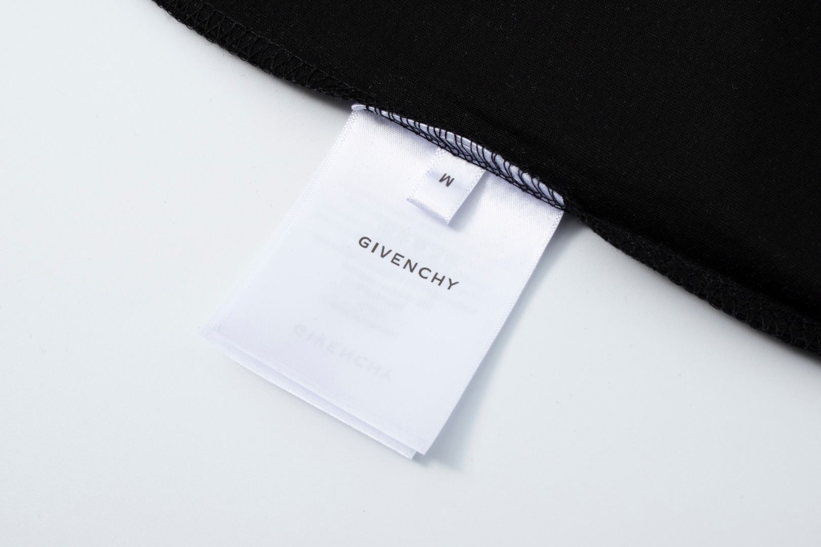 Givenchy4G锁头印花短袖面料50支双股精梳以及32支索罗纳螺纹手感柔软舒适亲肤GVCLOGO和4