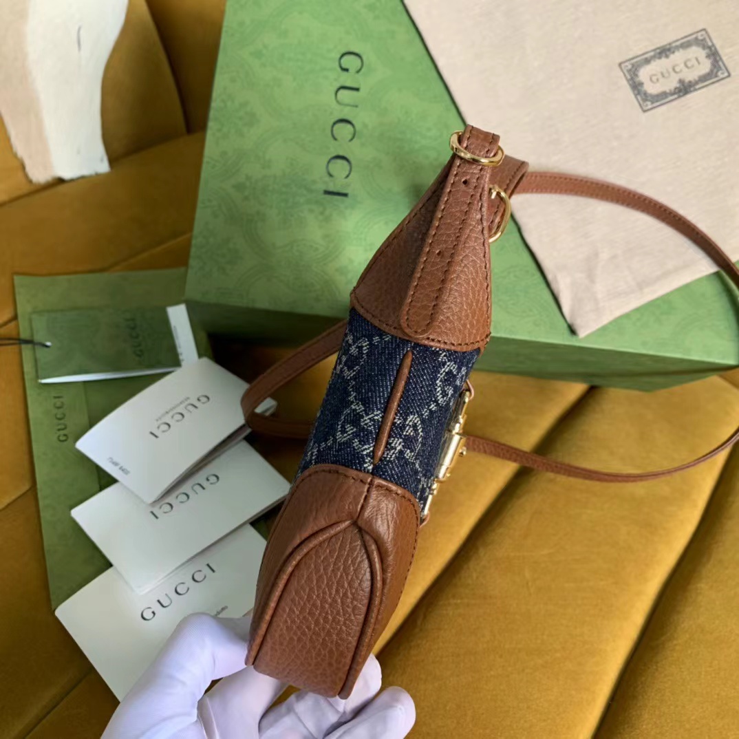 Gucci Bag Collection crafted with premium materials and signature design 3