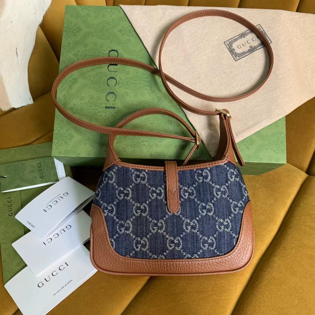 Gucci Bag Collection crafted with premium materials and signature design 2