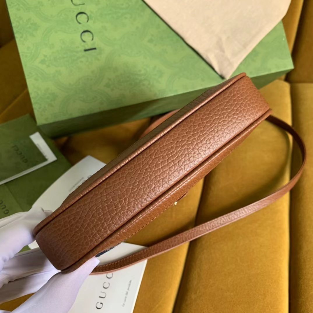 Gucci Bag Collection crafted with premium materials and signature design 4