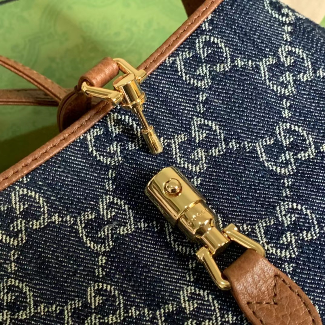 Gucci Bag Collection crafted with premium materials and signature design 6