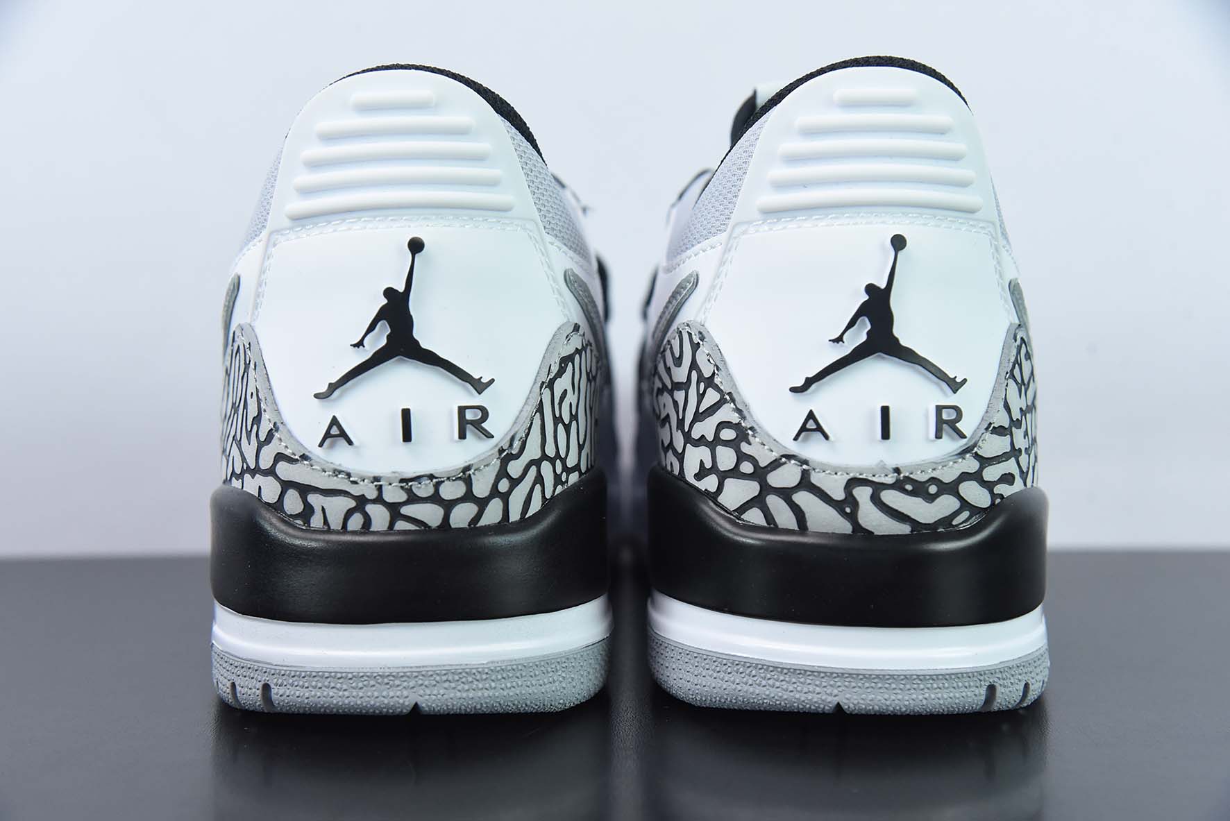 Air Jordan Legacy AJ312 灰白黑男子运动鞋 货号:CD7069-105