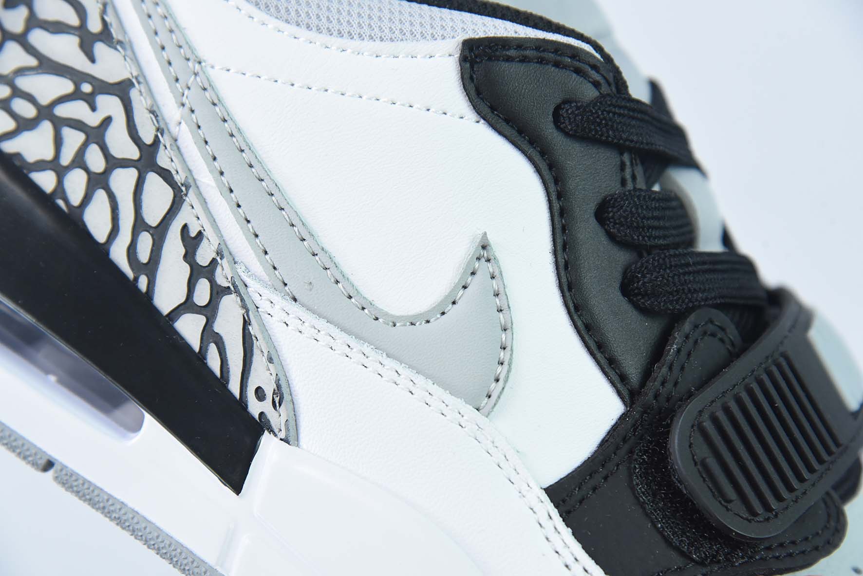 Air Jordan Legacy AJ312 灰白黑男子运动鞋 货号:CD7069-105