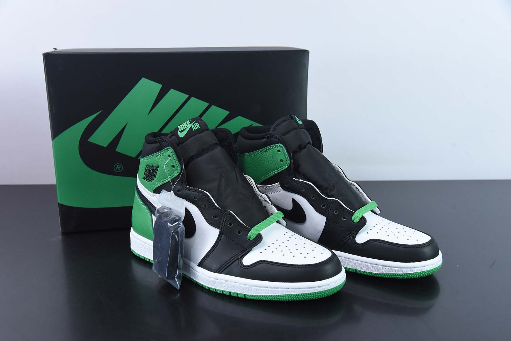 Air Jordan 1 High OG Lucky Green 黑绿脚趾 复古高帮篮球鞋 白绿黑 货号:DZ5485-031