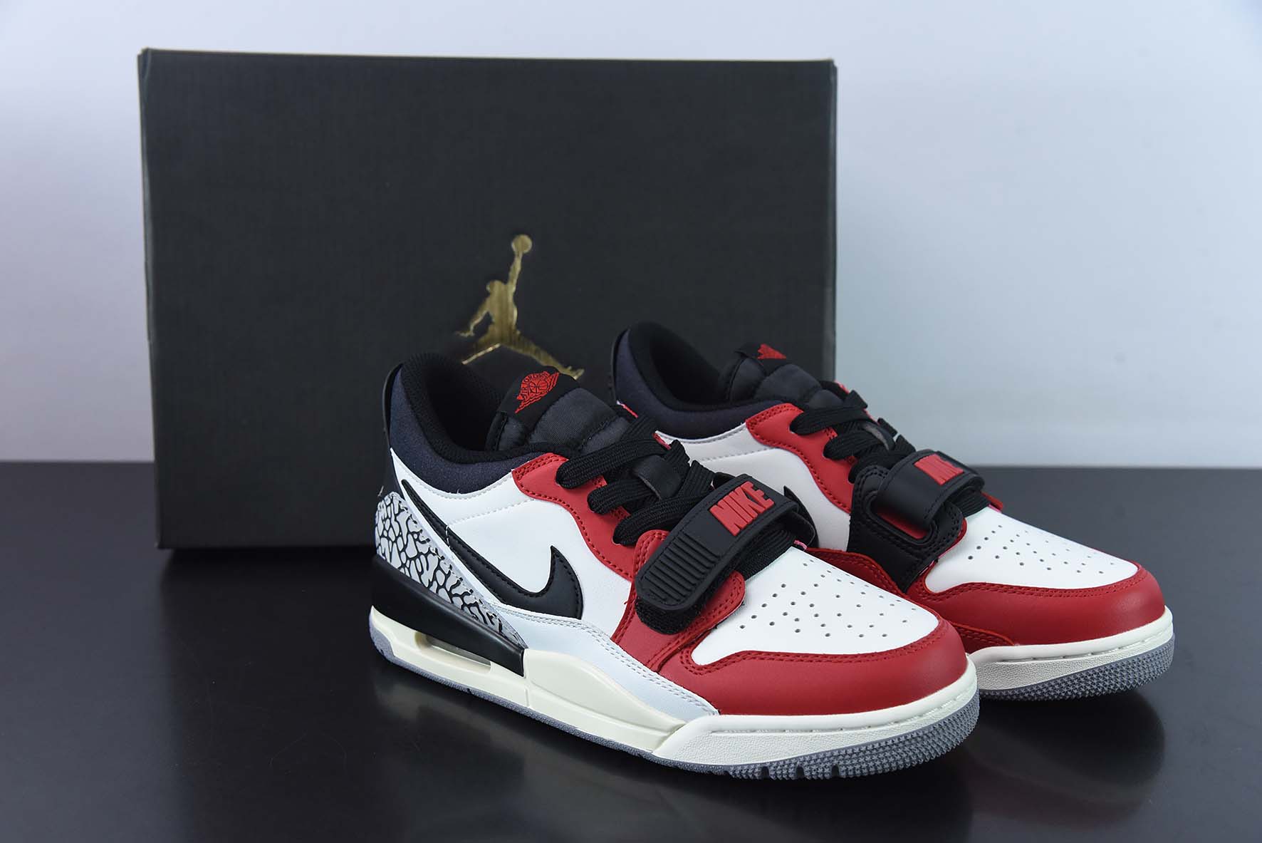 Air Jordan Legacy AJ312 黑白红男子运动球鞋 货号:CD7069-106