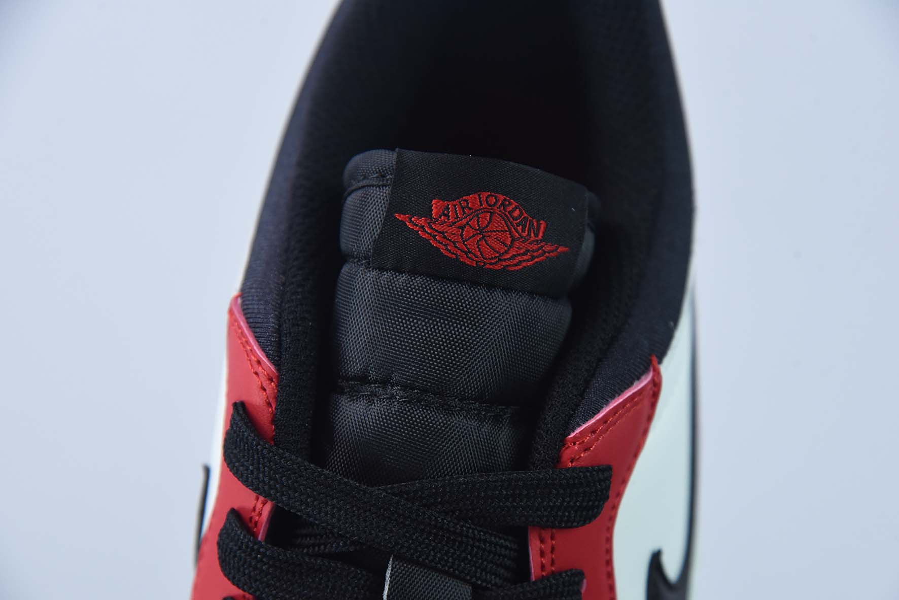 Air Jordan Legacy AJ312 黑白红男子运动球鞋 货号:CD7069-106