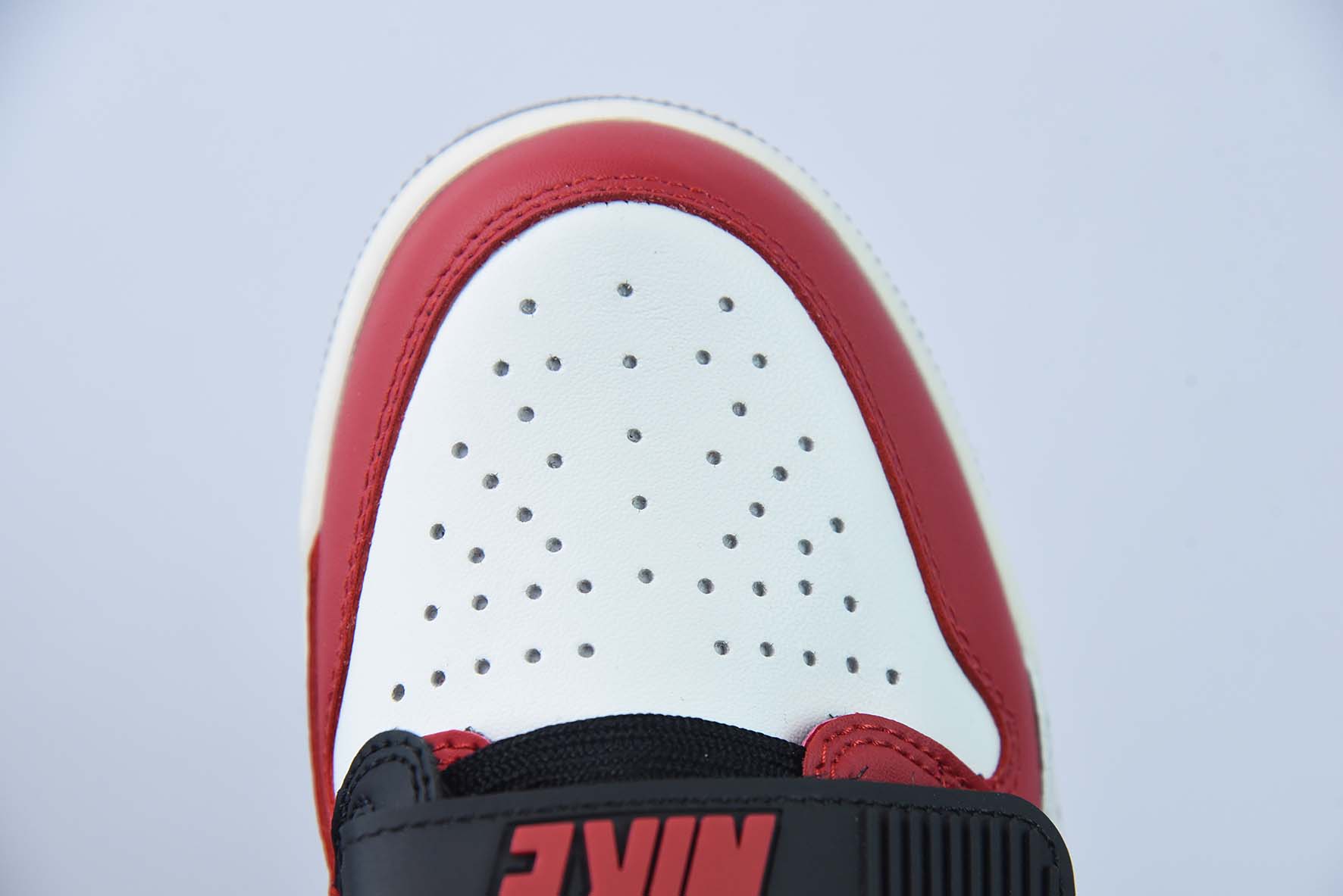 Air Jordan Legacy AJ312 黑白红男子运动球鞋 货号:CD7069-106