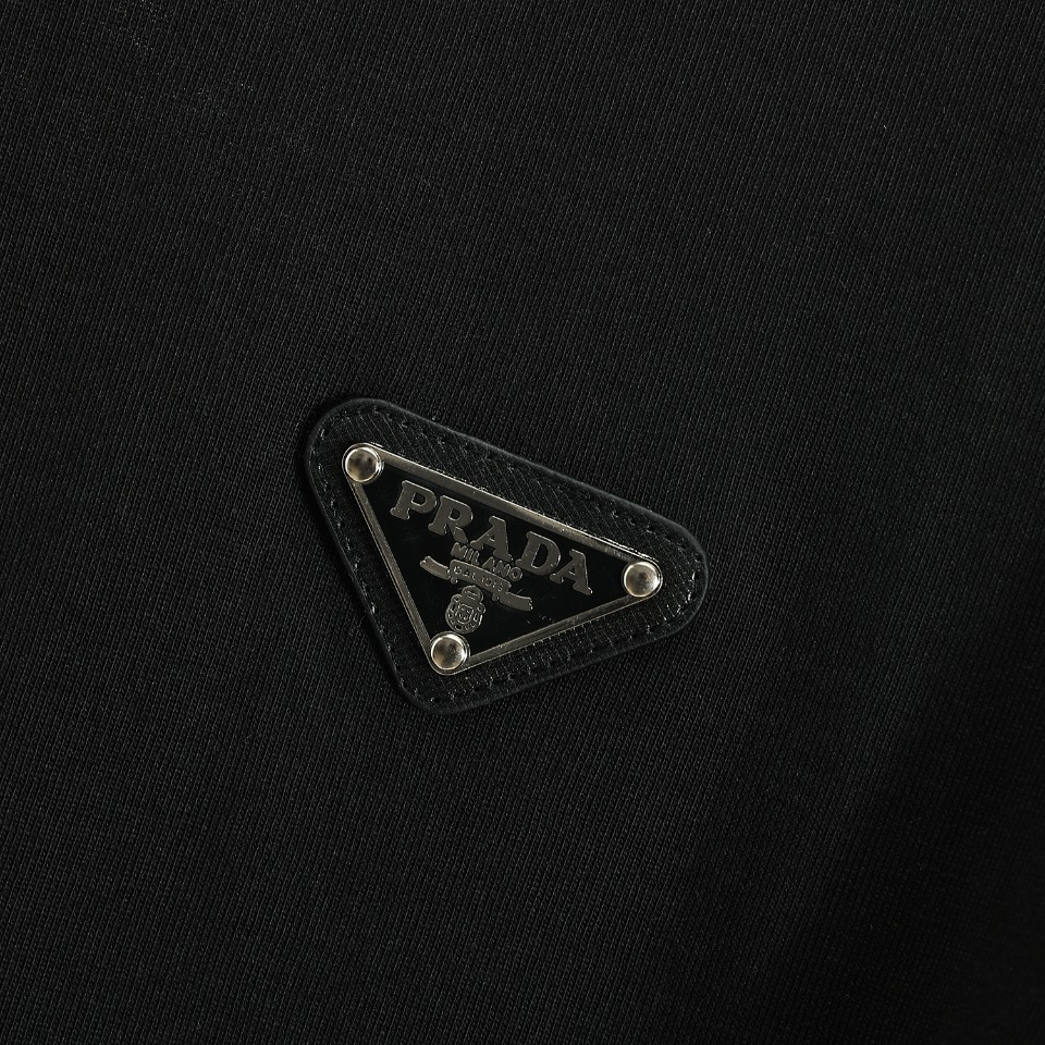 170 Prada/普拉达 经典铁牌三角标短袖T恤