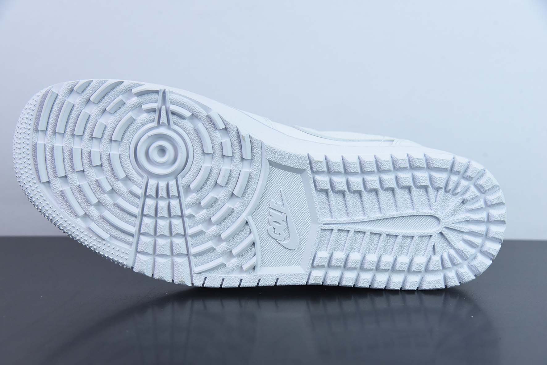 NK Air Jordan 1 Low Golf"Croc Pack"AJ1乔丹一代高尔夫版系列低帮经典复古文化休闲运动鞋“全白鳄鱼纹”DD9315-110