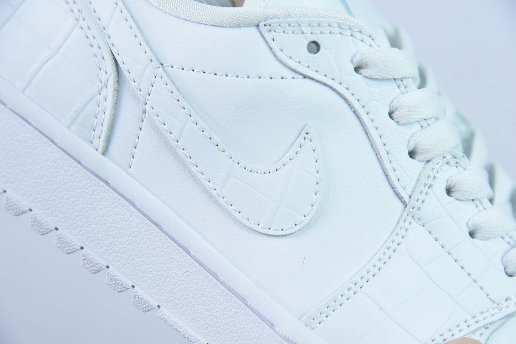NK Air Jordan 1 Low Golf"Croc Pack"AJ1乔丹一代高尔夫版系列低帮经典复古文化休闲运动鞋“全白鳄鱼纹”DD9315-110