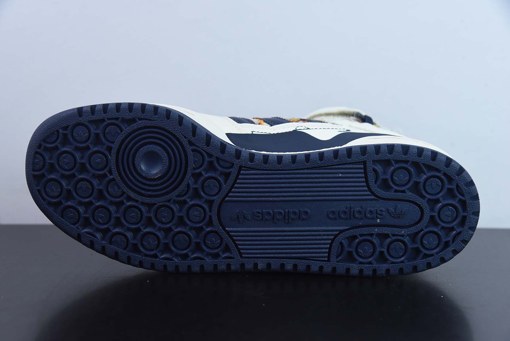Adidas Originals  Forum 84 High 斑斓 复古高帮百搭潮流休闲运动板鞋。货号：GX3958