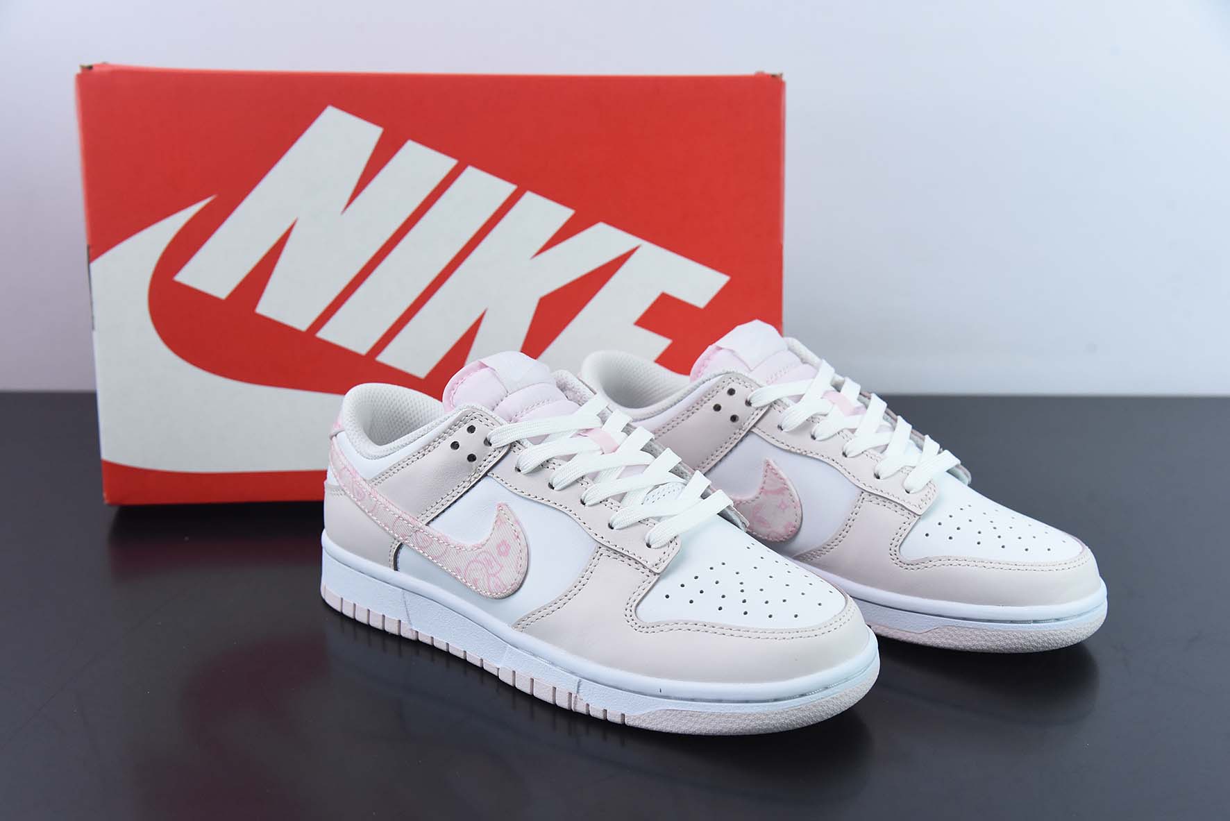NK Dunk Low " Pink Paisley " 樱花粉 腰果花 低帮休闲板鞋 FD1449-100