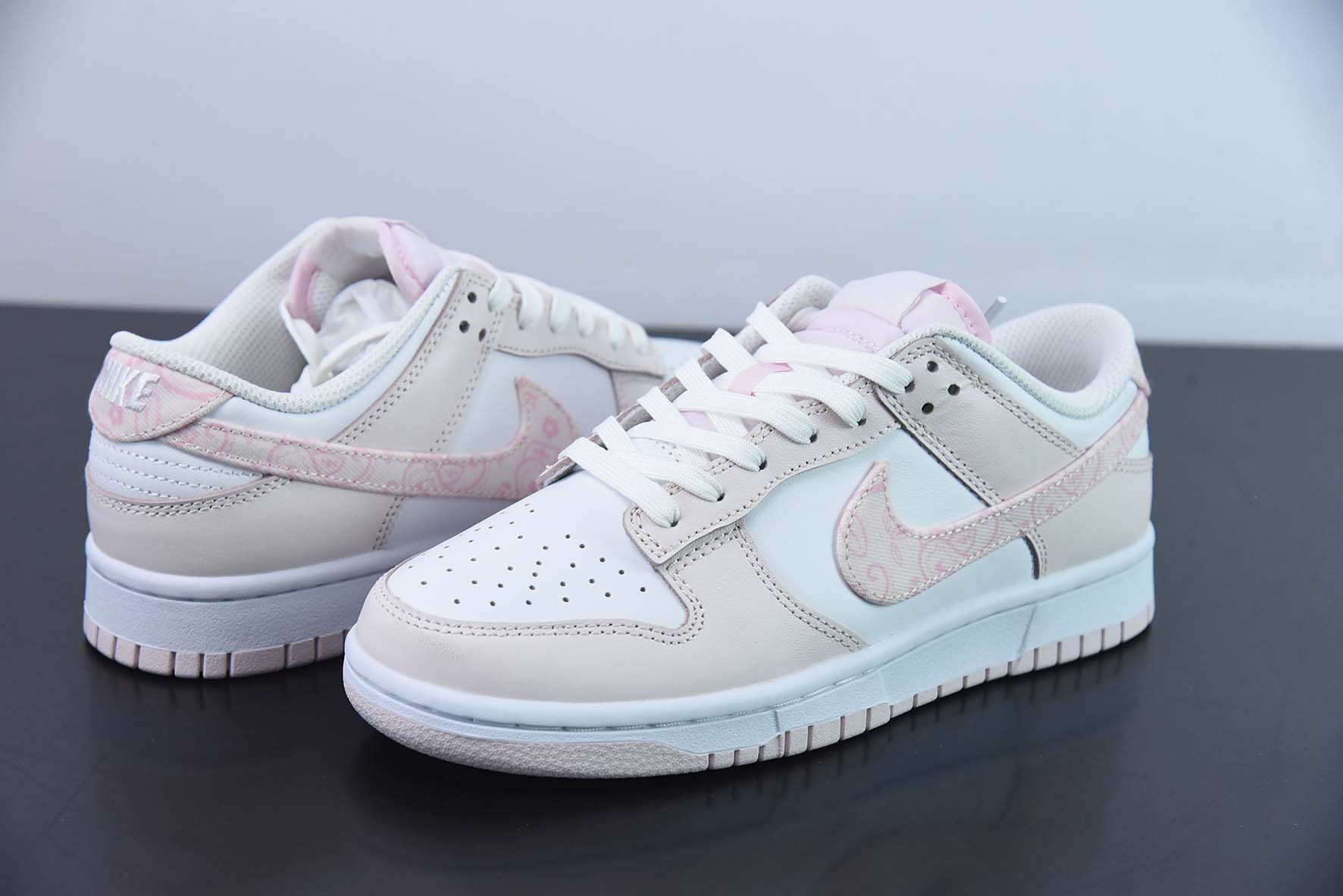 NK Dunk Low " Pink Paisley " 樱花粉 腰果花 低帮休闲板鞋 FD1449-100