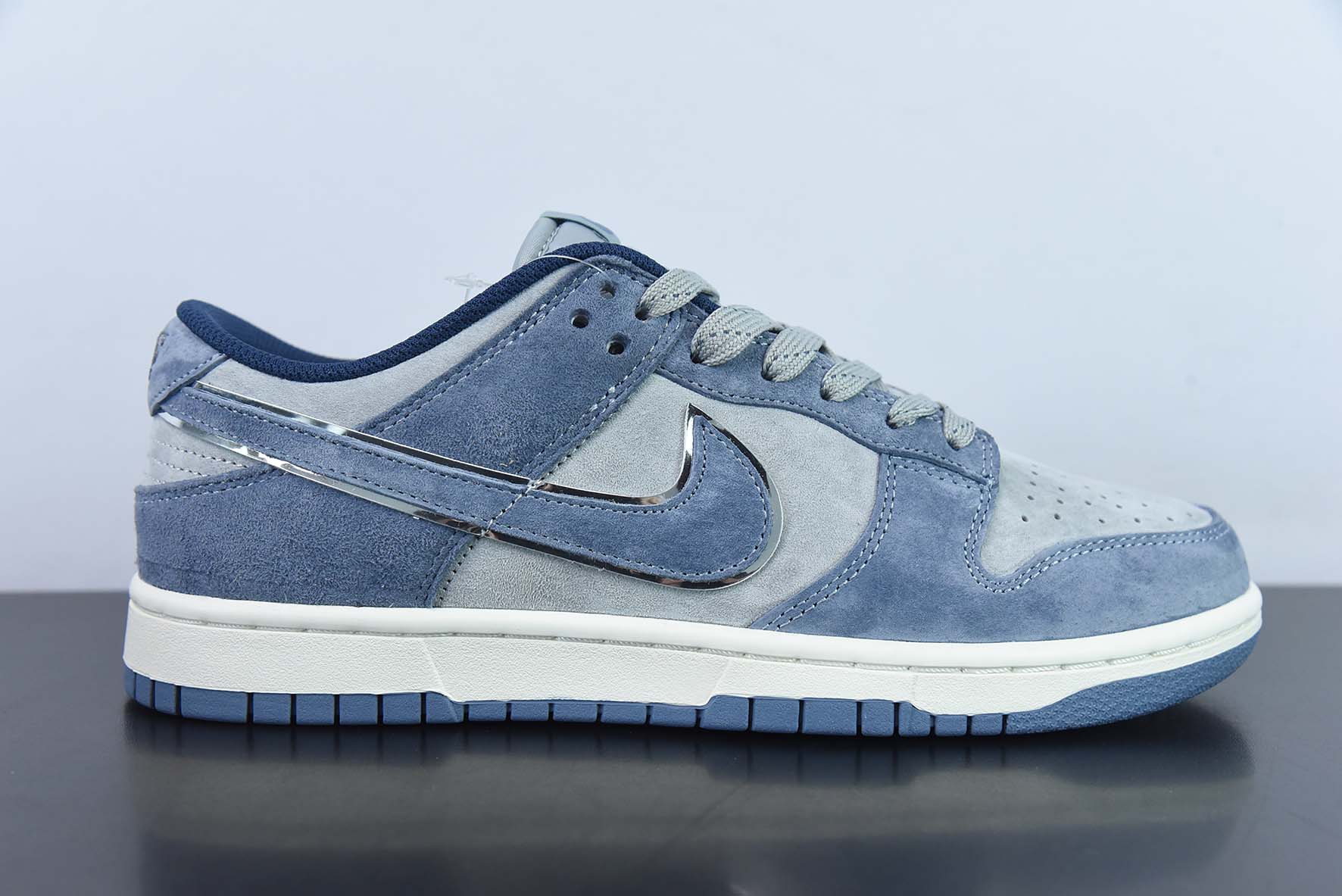CNX92938639B Otomo Katsuhiro x Nike SB Dunk Low "Steamboy OST" gamuza número de producto: DR3369-526 Tallas: 36-46
