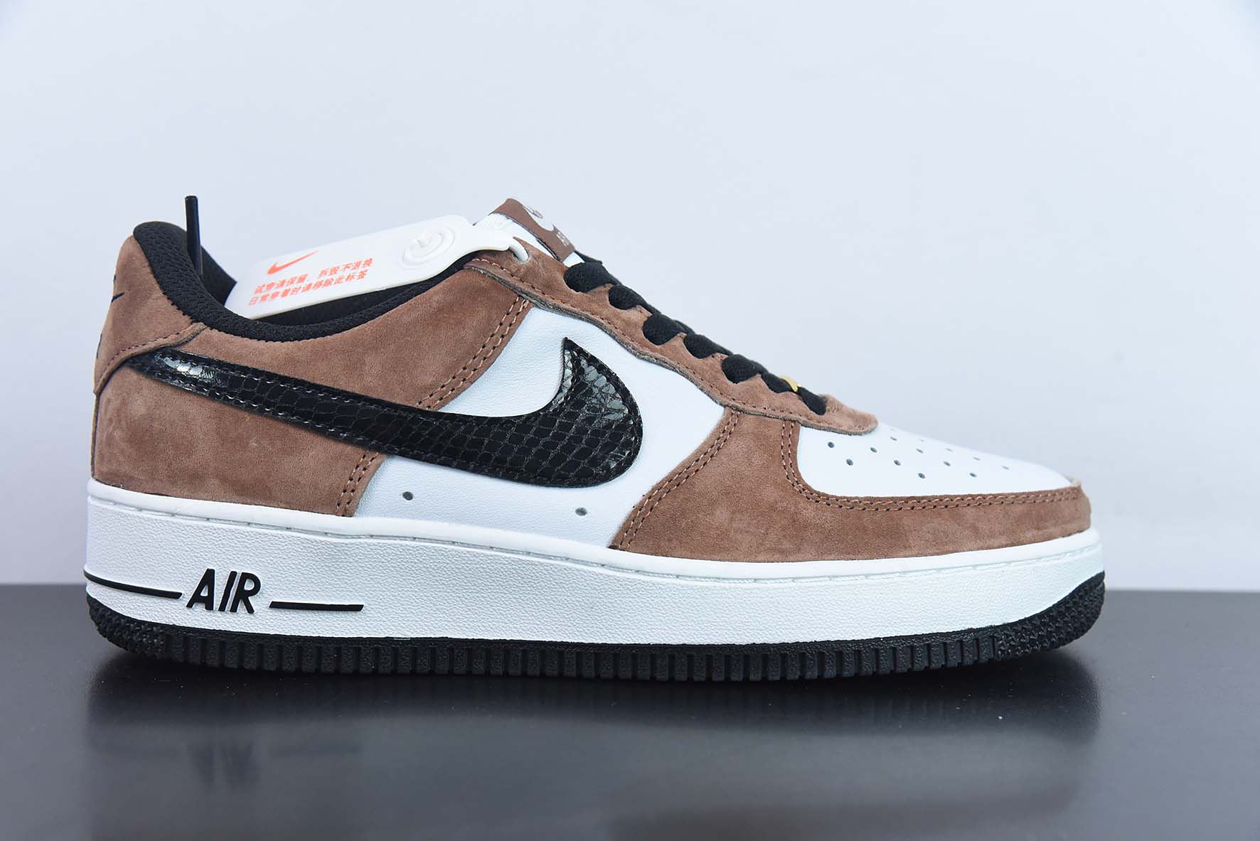 空军一号 NAL29973133B Nike Air Force 1 Low '07 “蛇纹摩卡”低帮空军一号休闲板鞋 货号：货号：DE0023-800 尺码：36-45