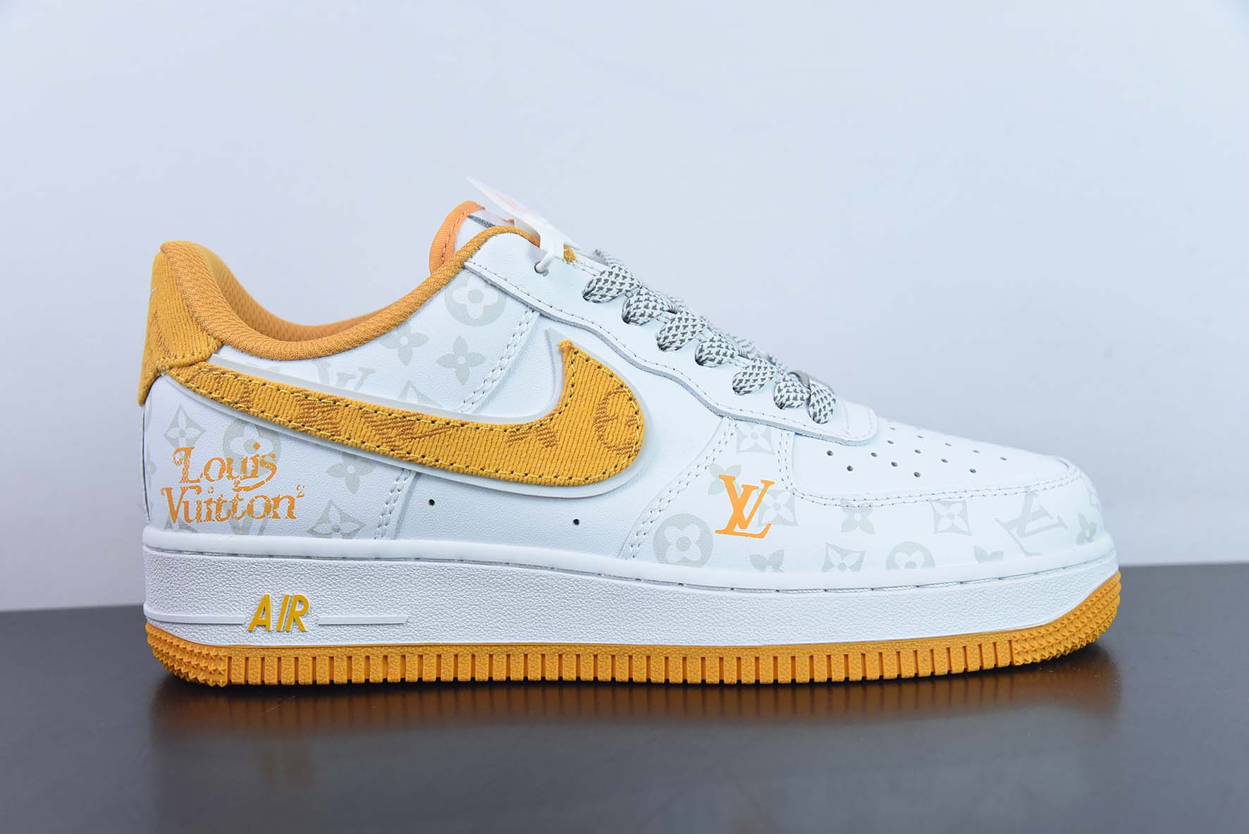 空军一号 PAD41800740B NIke Air Force 1 '07 Low “LV联名暗夜精灵--黄牛仔”空军一号货号：DR9868-700 尺码：36-45