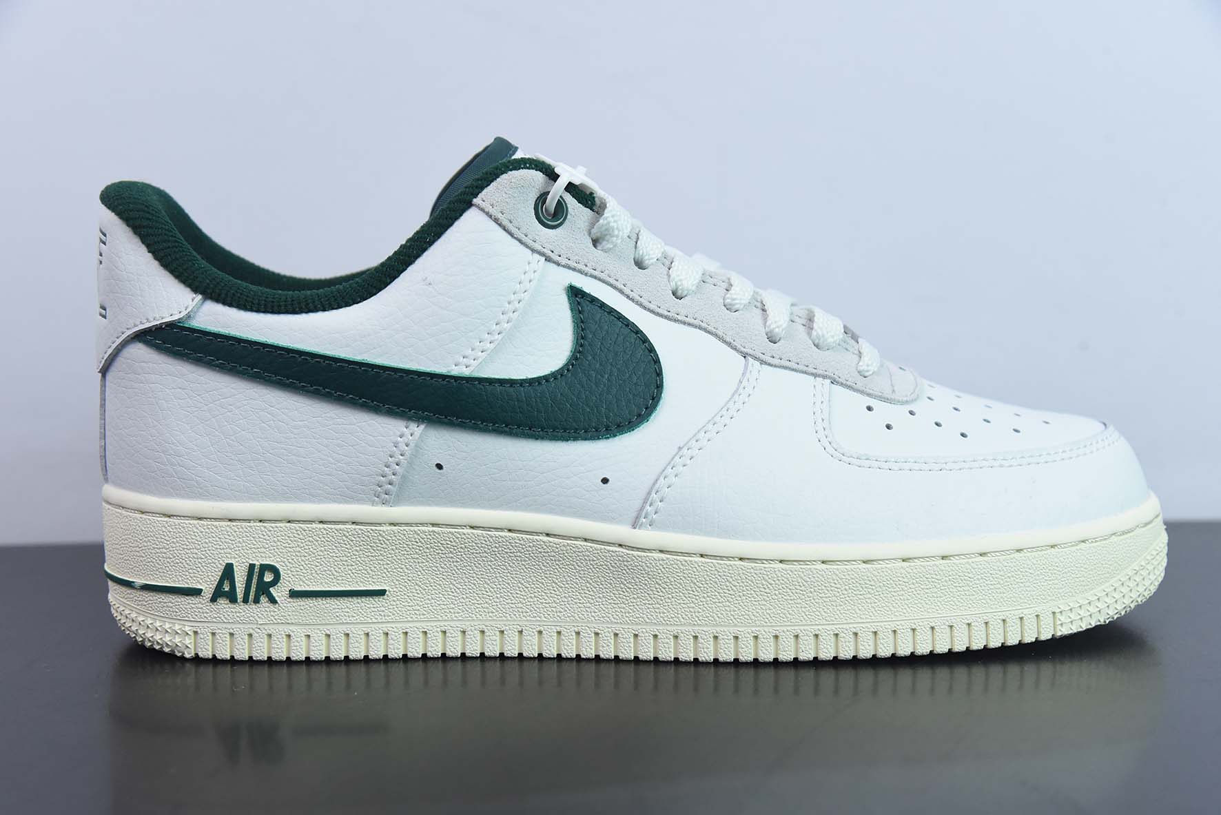 空军一号 OAC85532437A Air Force 1'07 Low"Command Force"空军一号“皮革白灰深绿氧化底”货号：DR0148-102 尺码：36-45
