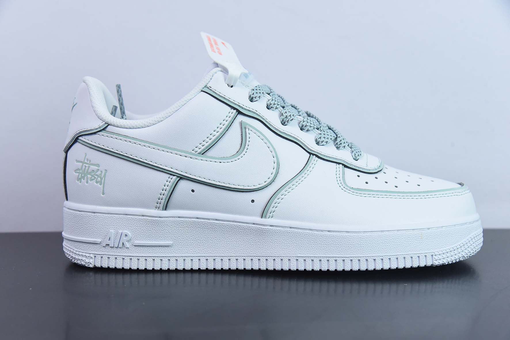 空军一号 OAU41794448A Nike Air Force 1 Low 07 斯图西联名淡绿反光 货号：DT0617-029 尺码：36-45