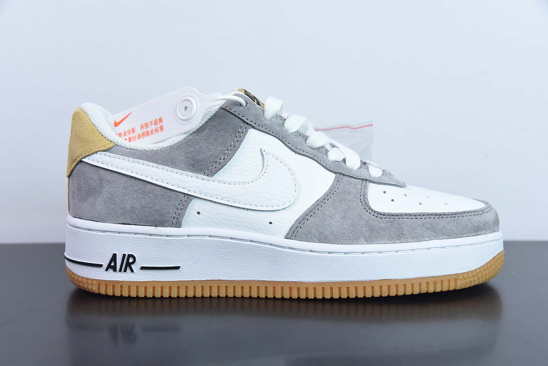 空军一号 LAQ07931737B Air Force 1´07 Low Suede"White/Grey/Yellow"空军一号“拼接白深灰黄土”DE0099-005 尺码：36-45