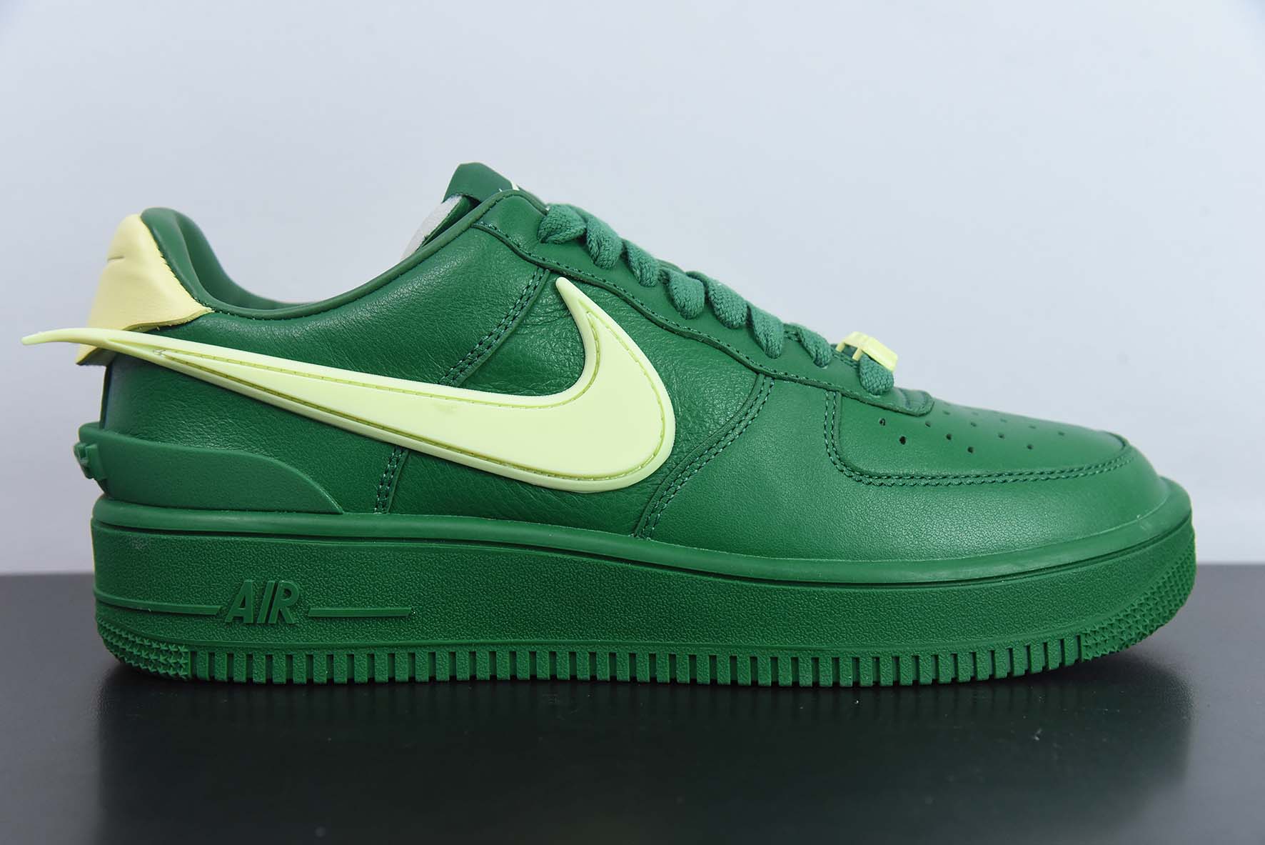 Ambush x Nk Air Force 1'07 Low 联名款 空军一号低帮休闲板鞋 官方货号: DV3464 300