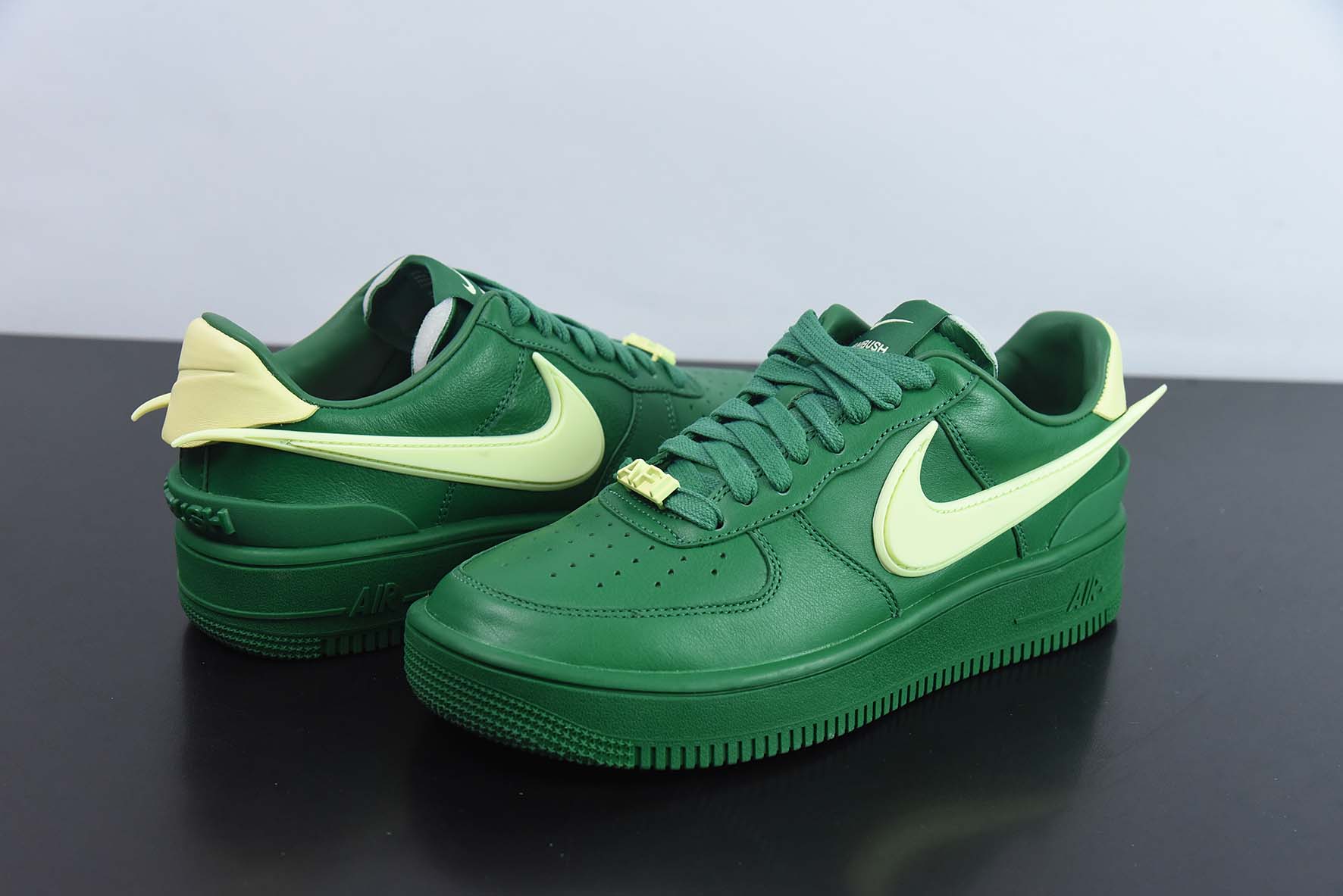 Ambush x Nk Air Force 1'07 Low 联名款 空军一号低帮休闲板鞋 官方货号: DV3464 300