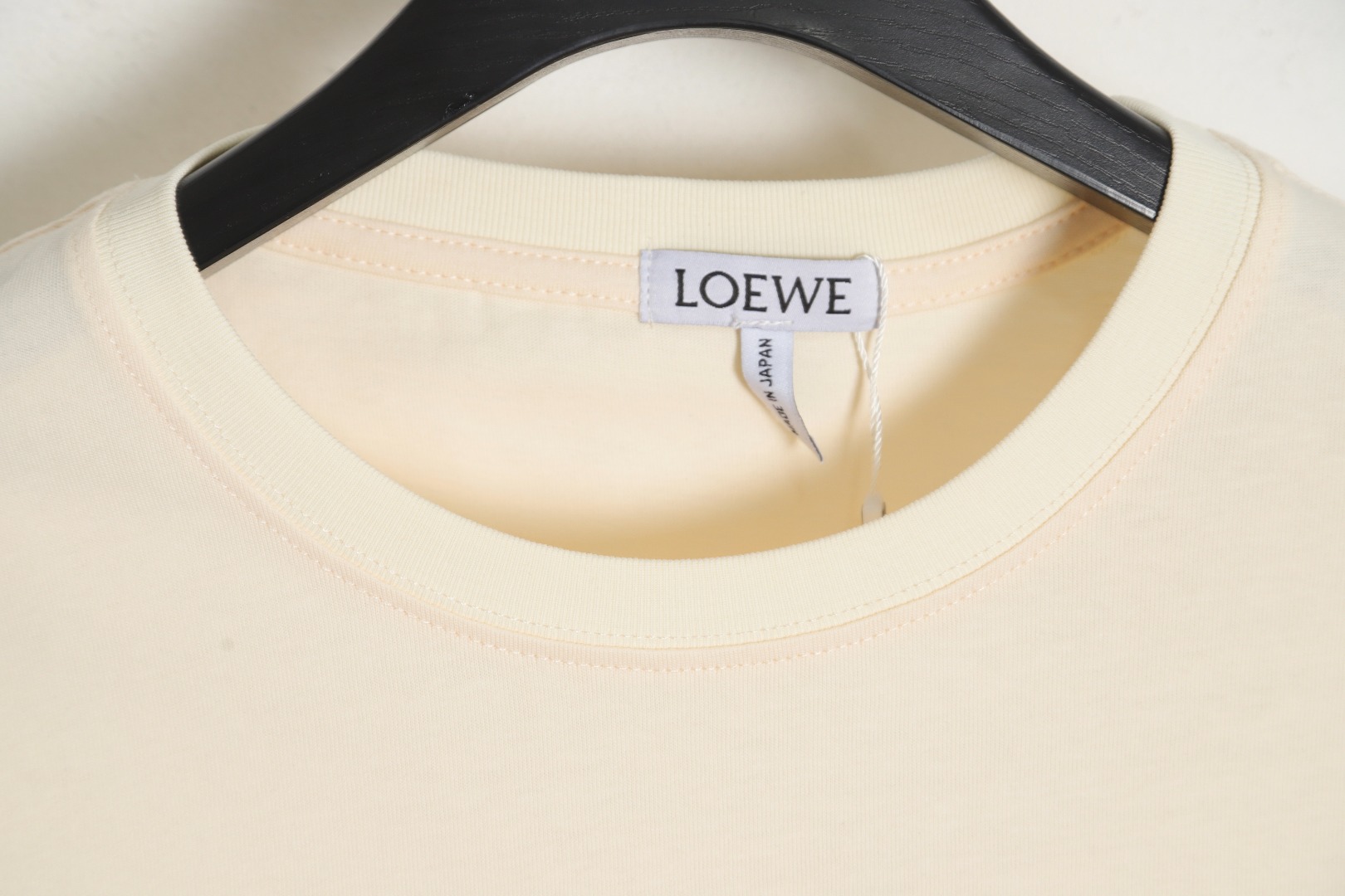 170 LOEWE 罗意威 22SS四叶草皮牌口袋短袖T恤