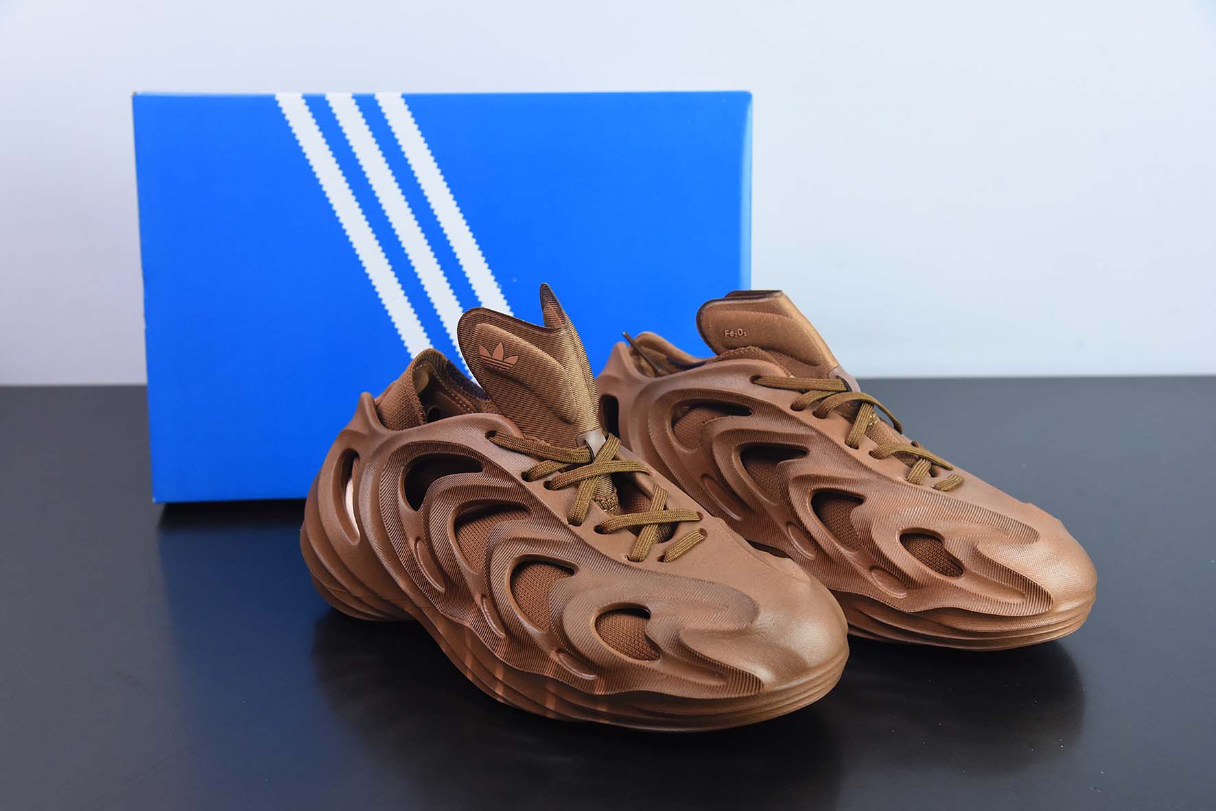 阿迪达斯/Adidas  阿迪跑鞋 泥土 货号：GY0064